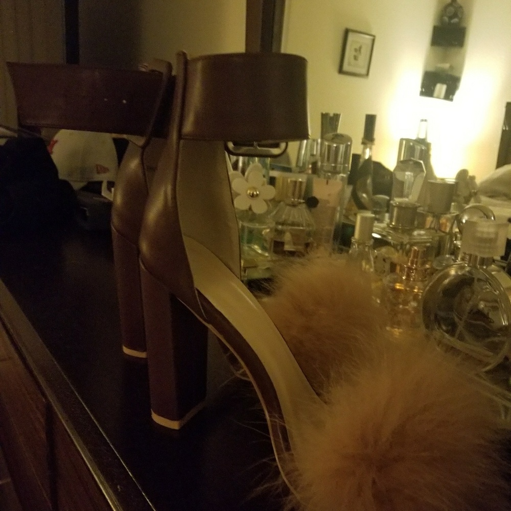 Shoes - Picture 2 of 3